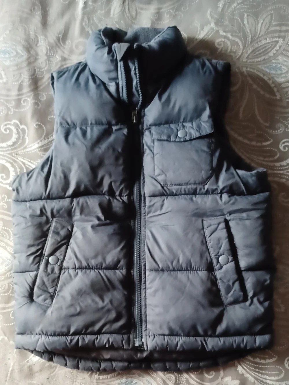 Kid's Grey GAP Kids Puffer Vest , Size Small (6-7)